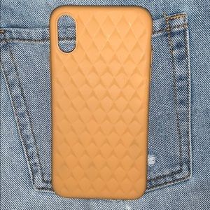 Otterbox phone case💛